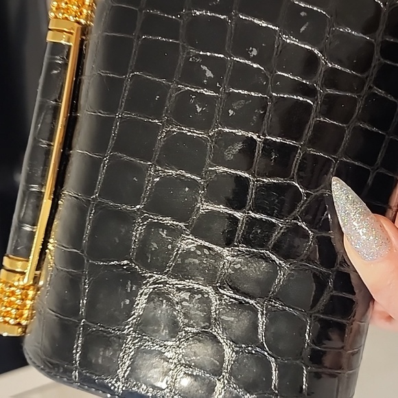 VINTAGE PANTERA BLACK PATENT LEATHER CLUTCH WITH GOLD HARDWARE - Picture 14 of 15